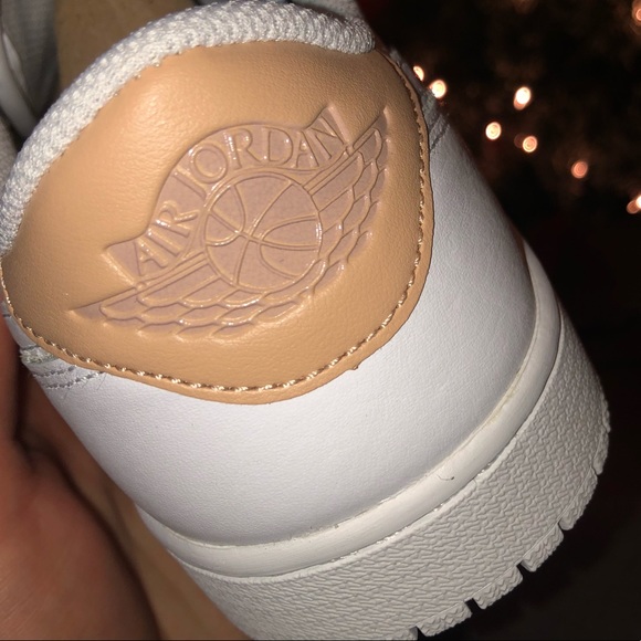 Air Jordan Retro 1 Low OG Premium, NWB&Docs⛹‍♂️! - Picture 7 of 8
